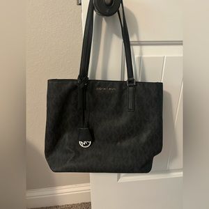 Michael Kors purse in near-perfect condition